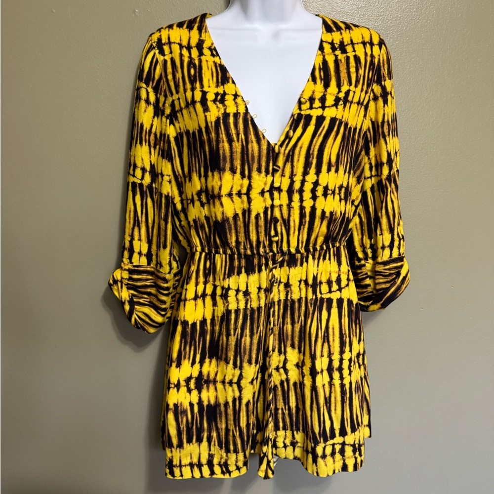 Alice + Olivia‎ Winnie Yellow Tie Died Romper, Size 4